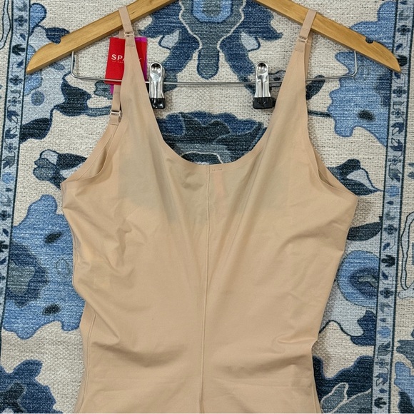 Spanx Thinstincts Open Bust Mid-Thigh Bodysuit Soft Nude XL - Picture 7 of 12